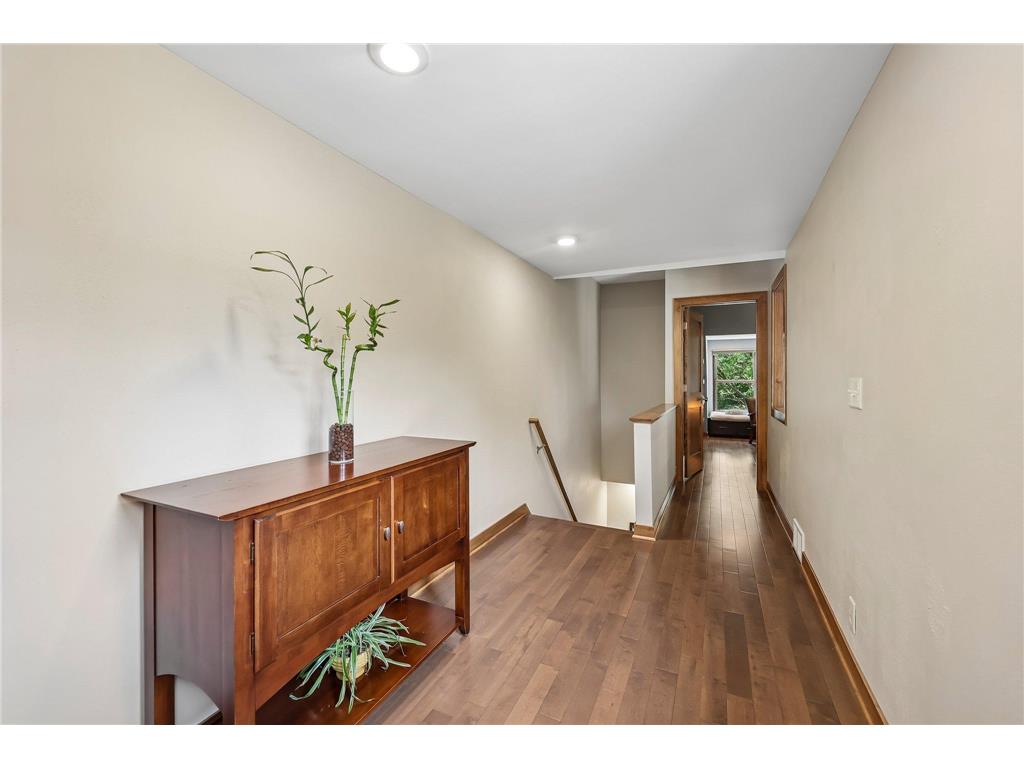 572 Dayton Avenue Saint Paul MN 55102 7104057 image28