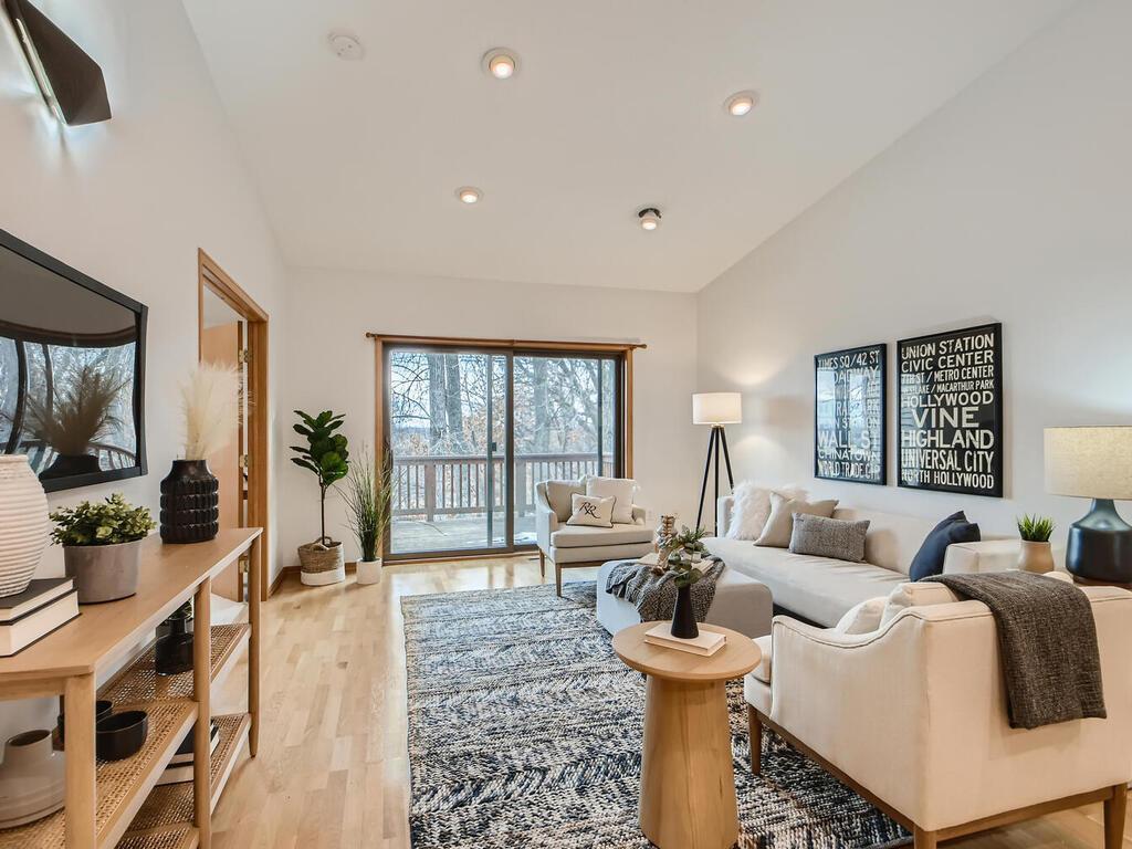 572 Deer Ridge Lane S Maplewood MN 55119 6306323 image1