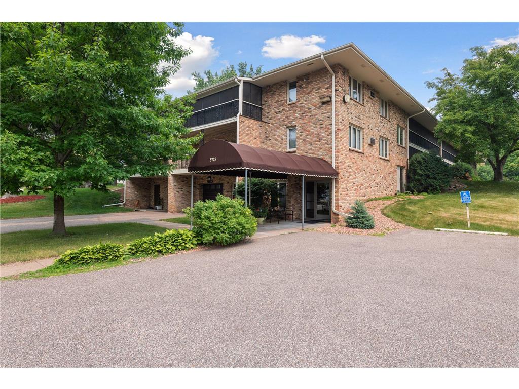 5725 Blake Road S 202, Edina, MN, 55436 MLS 6386144 Edina Realty