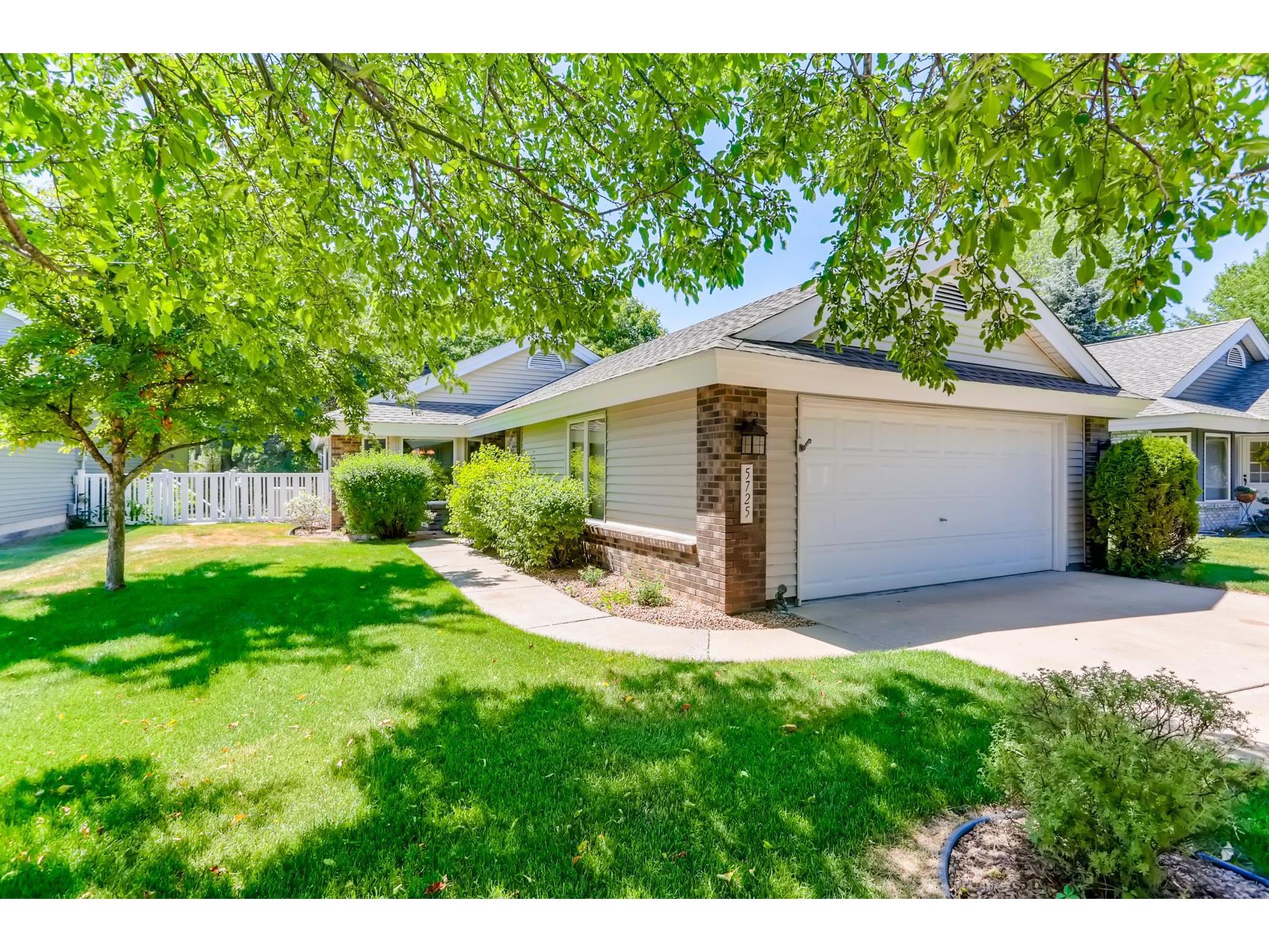 5725 Heather Ridge Drive, Shoreview, MN, 55126 MLS 6011623 Edina