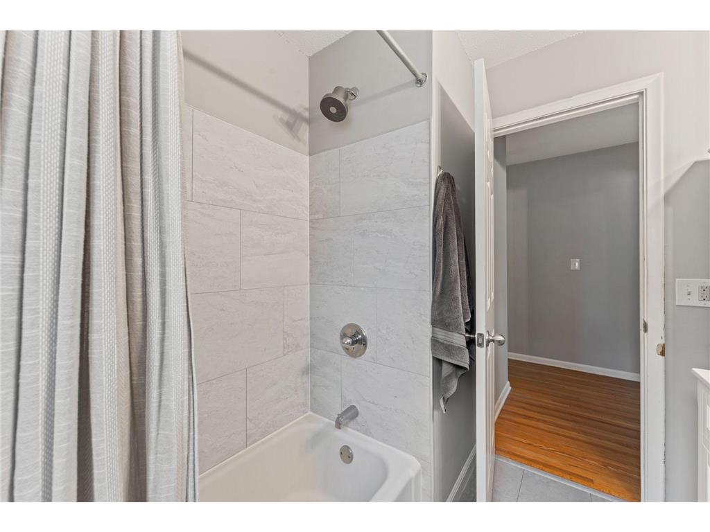 5725 Xerxes Avenue S Minneapolis MN 55410 7027407 image13