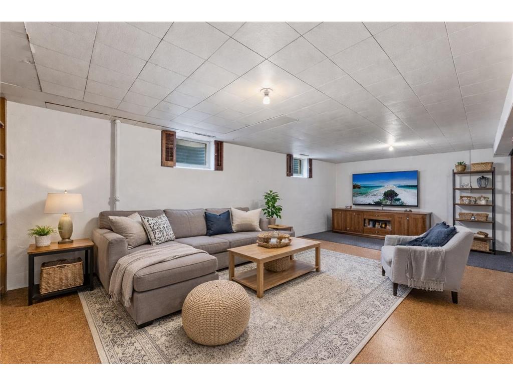 5725 Xerxes Avenue S Minneapolis MN 55410 7027407 image17