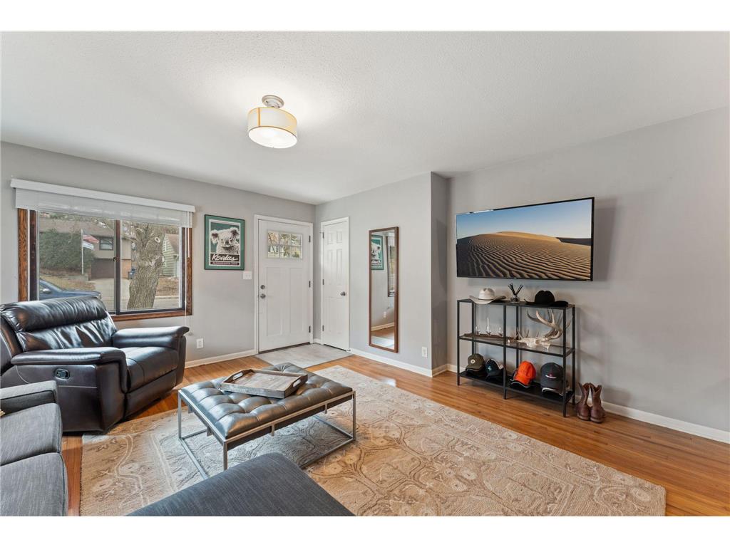 5725 Xerxes Avenue S Minneapolis MN 55410 7027407 image4