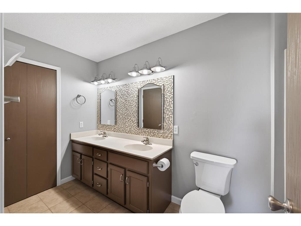 5725 Yucca Lane N Plymouth MN 55446 7074151 image23