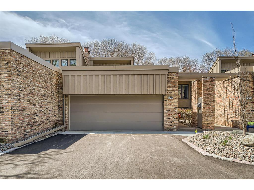 5728 Duncan Lane, Edina, MN, 55436 MLS 6365171 Edina Realty