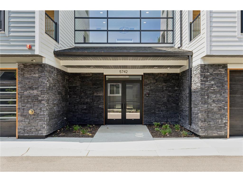 5742 Shady Oak Road S #7 Minnetonka MN 55343 6722357 image4