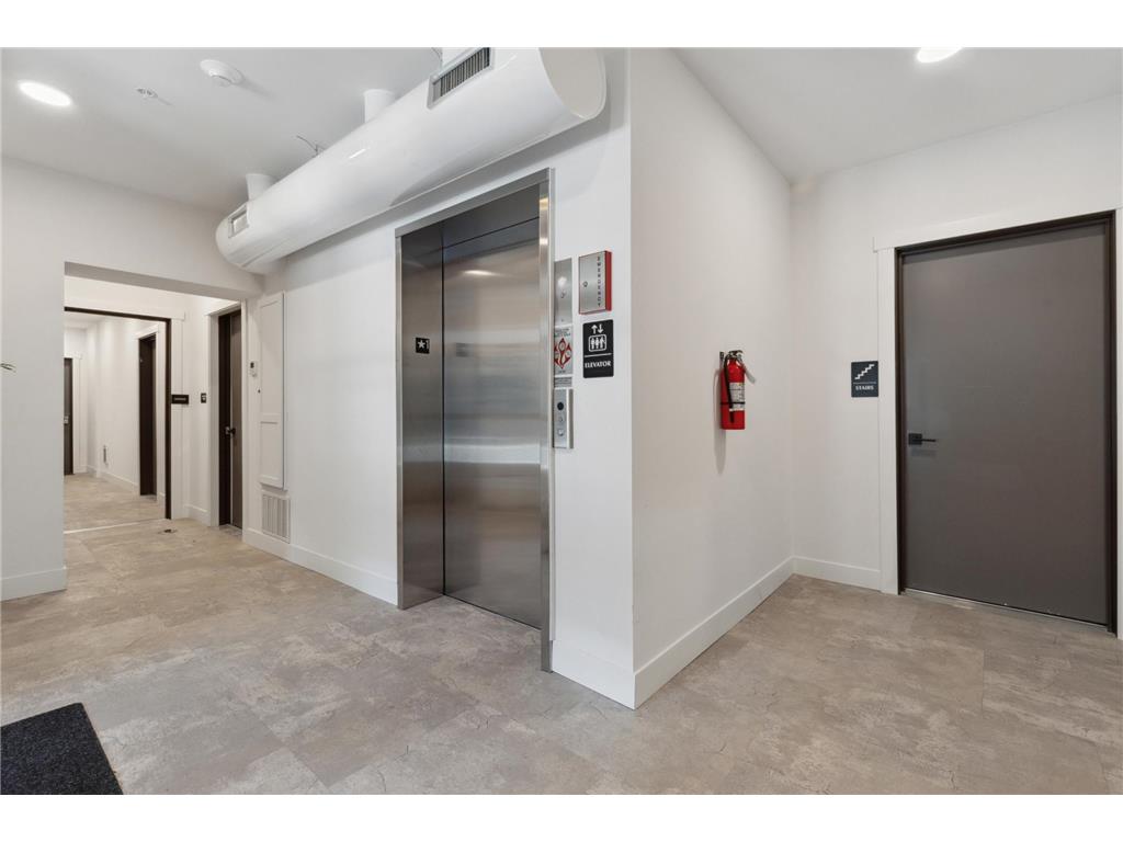 5742 Shady Oak Road S #7 Minnetonka MN 55343 6722357 image5