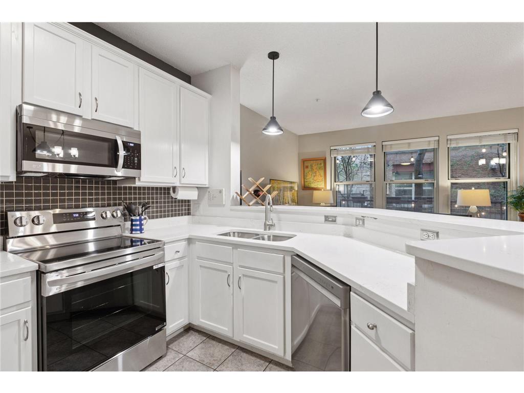 575 N 1st Street #123 Minneapolis MN 55401 7014822 image3