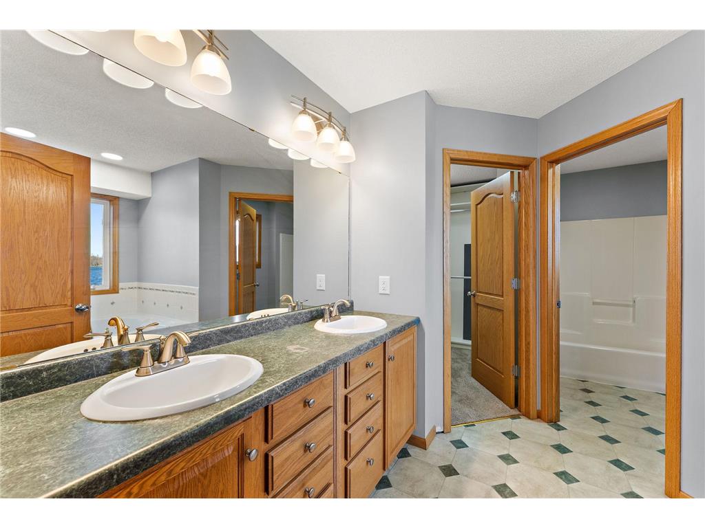 5755 232nd Street W Faribault MN 55021 - Cannon 6818297 image33