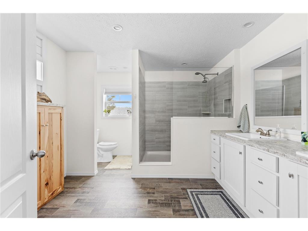 5758 83rd Avenue SW Poplar Twp MN 56481 6824765 image18