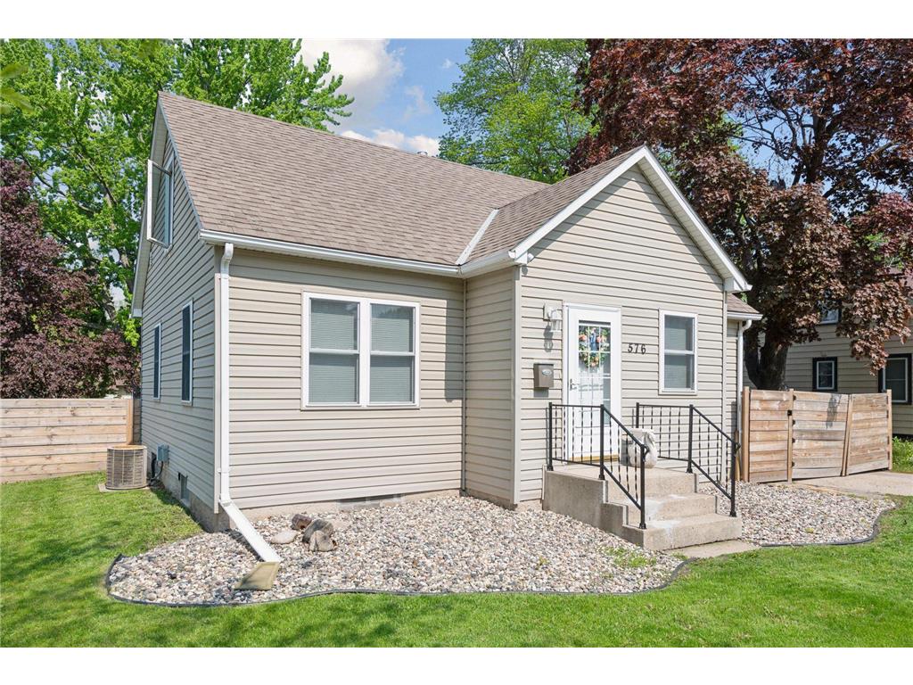 576 Bluff Street NE Hutchinson MN 55350 6366756 image1