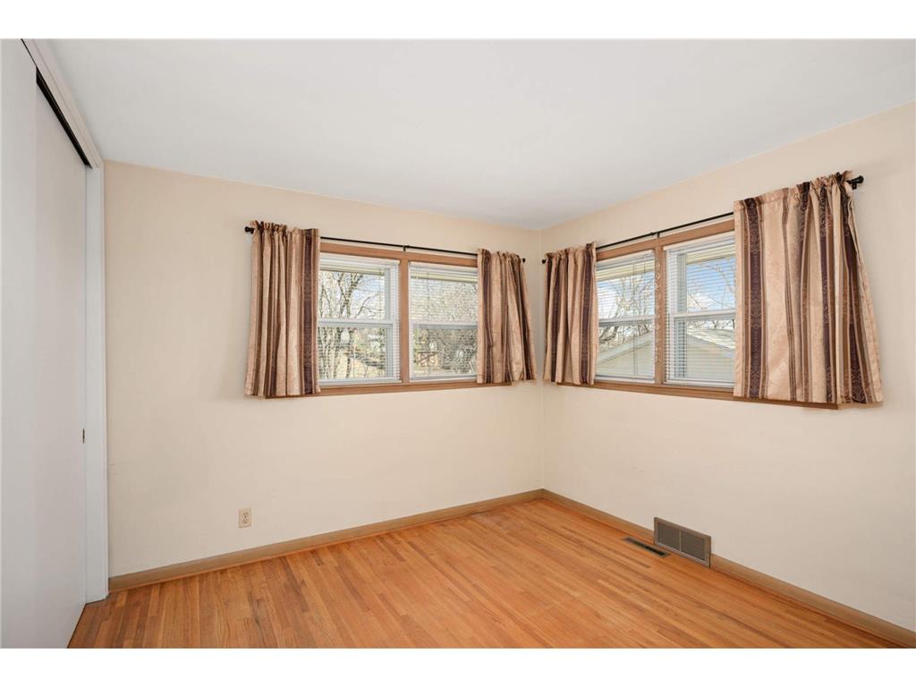 576 Lexington Parkway S Saint Paul MN 55116 7013593 image17