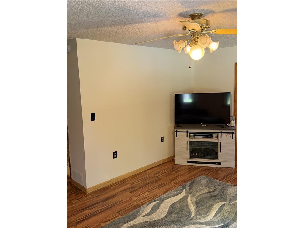57625 226th Street Litchfield MN 55355 7084178 image9