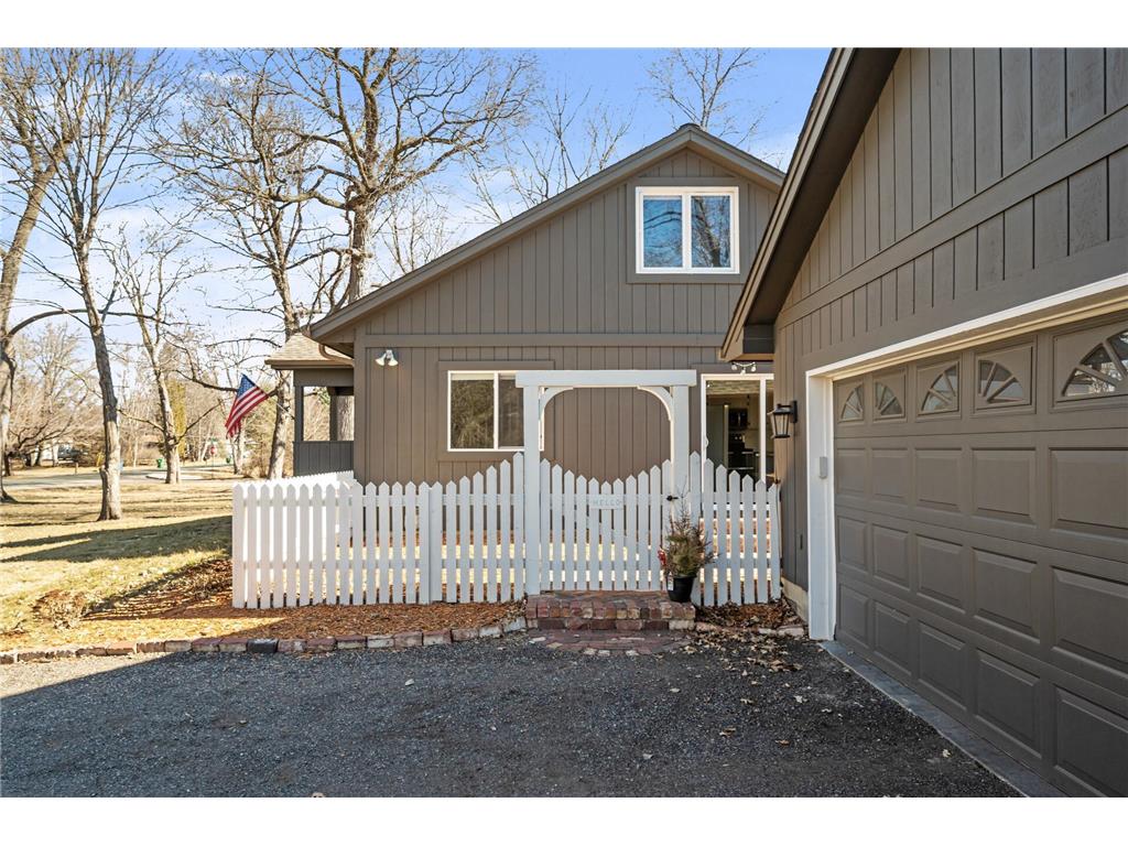 5770 Kelsey Drive, Shorewood, MN, 55331 | MLS: 6493363 | Edina Realty