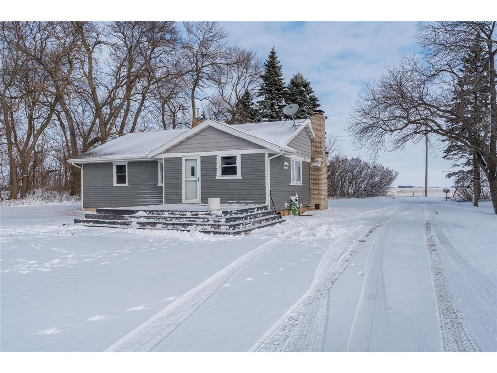 57821 300th Street Winthrop MN 55396 7022431 image1