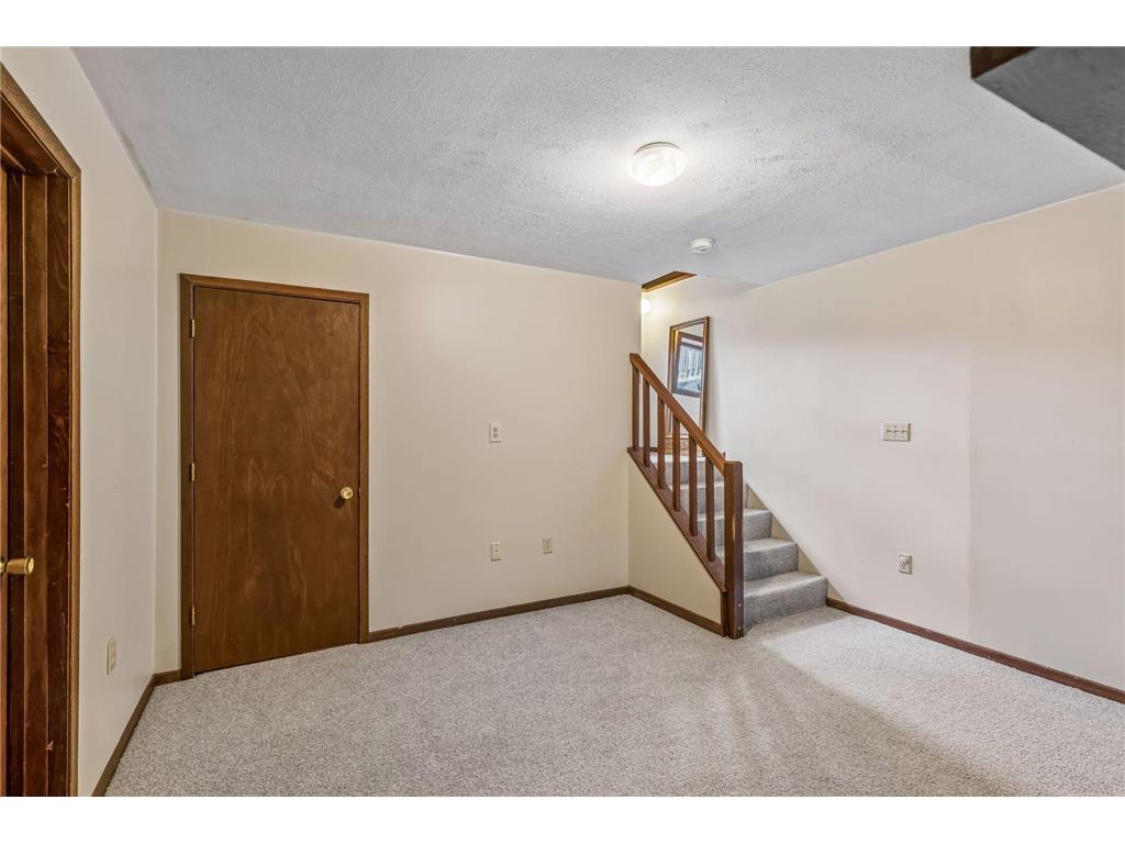 579 County Road B E Maplewood MN 55117 7047025 image18