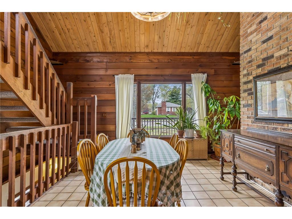 579 County Road B E Maplewood MN 55117 7047025 image6