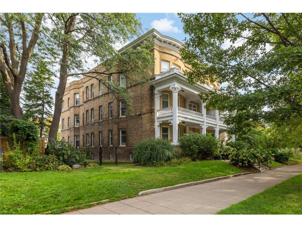 579 Summit Avenue #105 Saint Paul MN 55102 7041648 image2