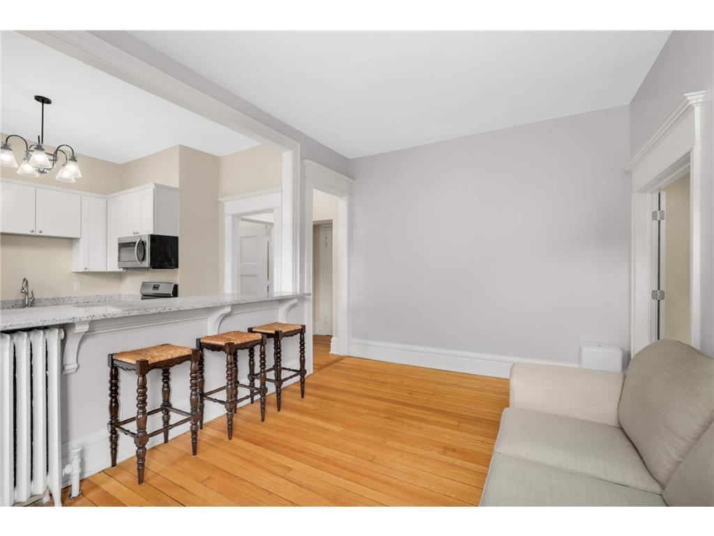 579 Summit Avenue #105 Saint Paul MN 55102 7041648 image4