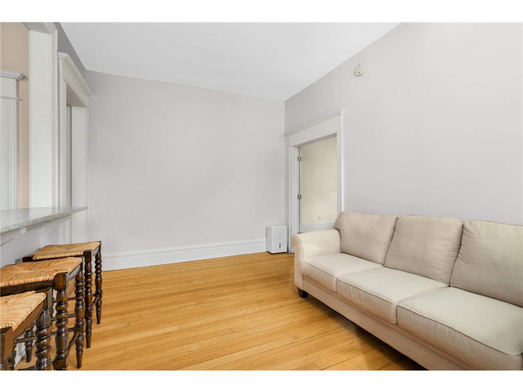 579 Summit Avenue #105 Saint Paul MN 55102 7041648 image6