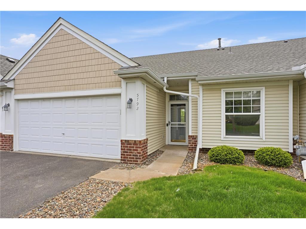 5792 Prairie Ridge Drive #182 Shoreview MN 55126 7056120 image1