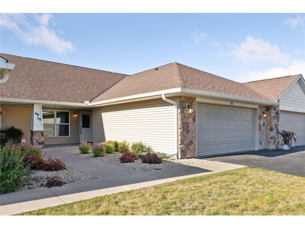 58 Crown Pointe Curve Hudson WI 54016 6416409 image1