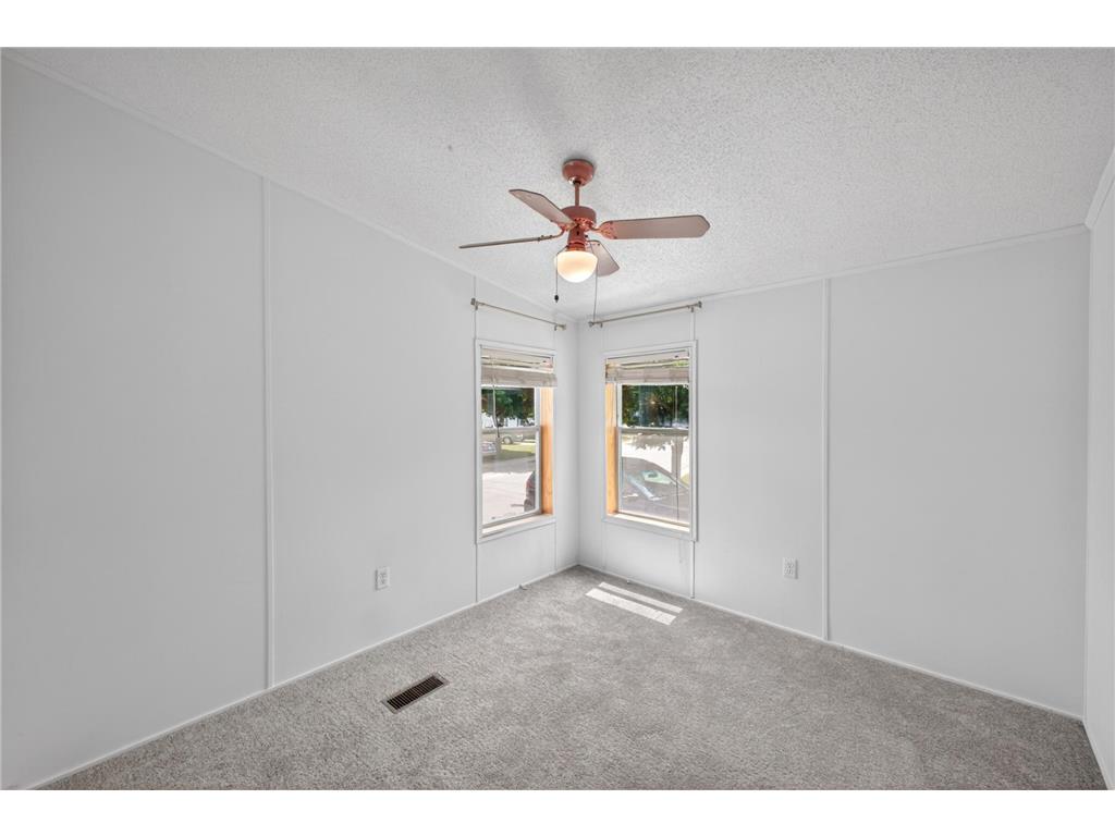 580 36th Street SW Rochester MN 55902 7092157 image10