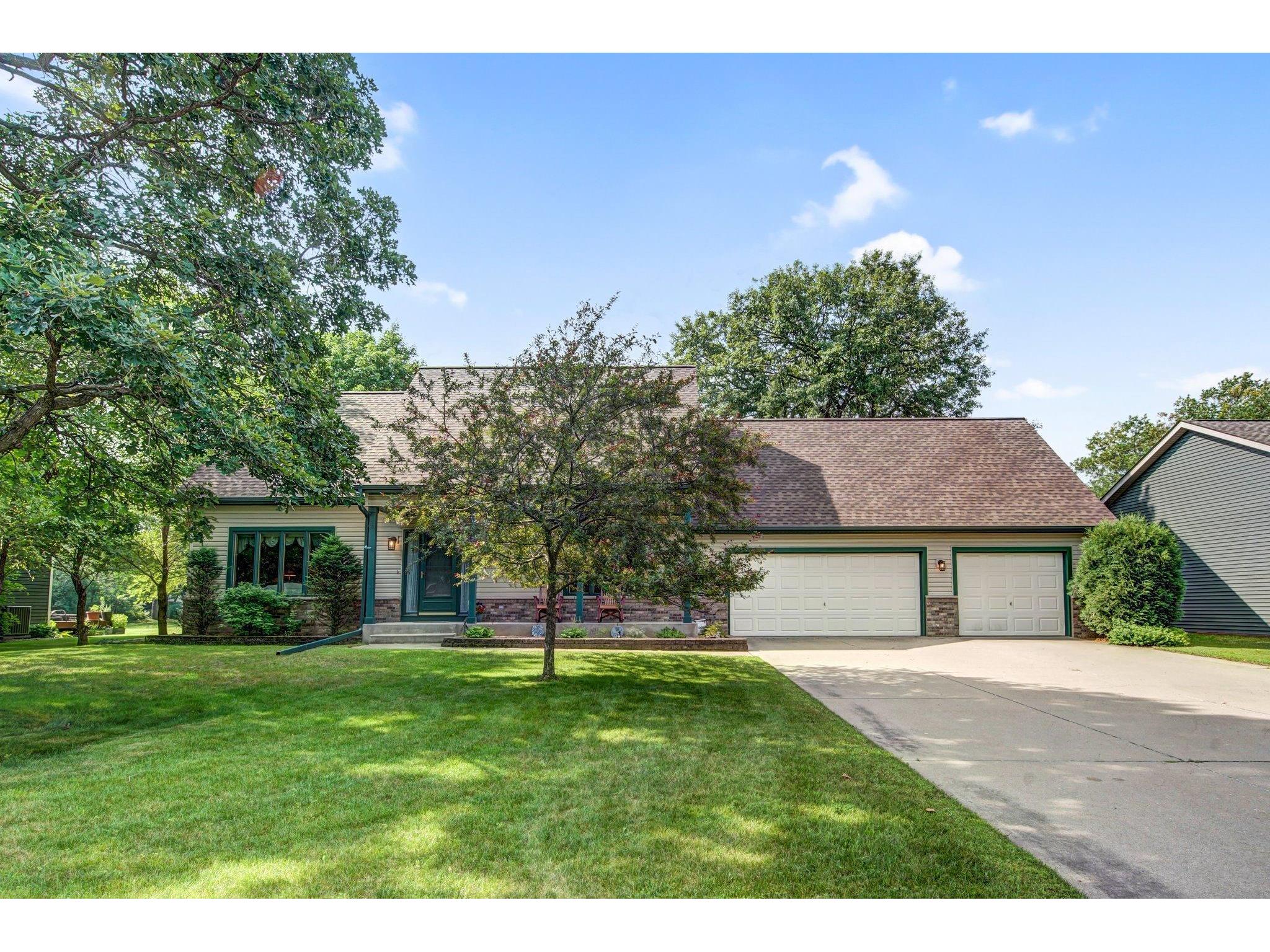 580 Vicki Lane, Shoreview, MN, 55126 MLS 6018799 Edina Realty