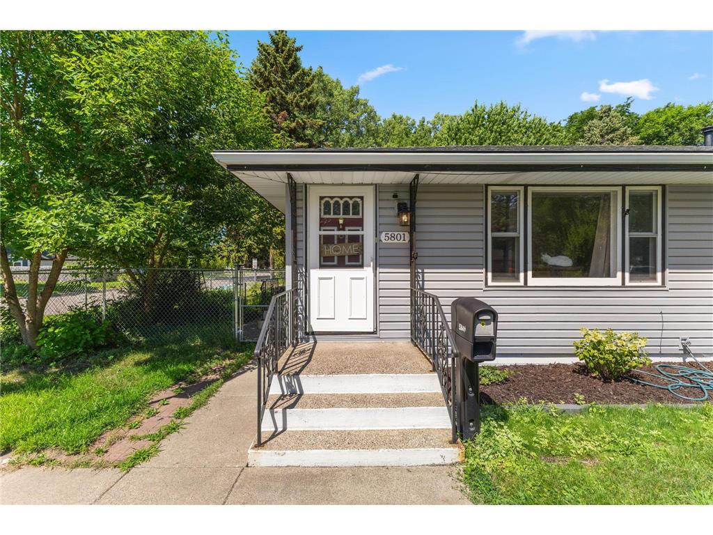 5801 Orchard Avenue N Crystal MN 55429 7100996 image1