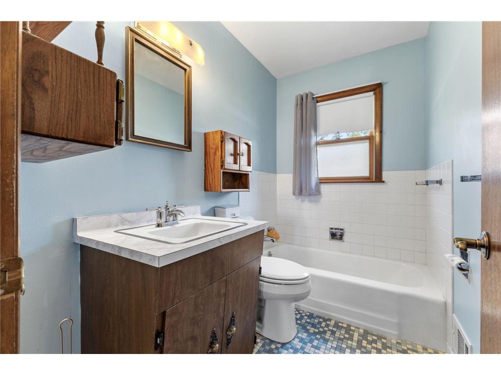 5801 Orchard Avenue N Crystal MN 55429 7100996 image22