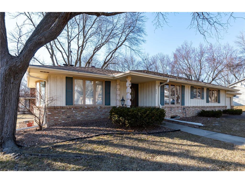 5805 Amy Drive, Edina, MN, 55436 MLS 6483021 Edina Realty