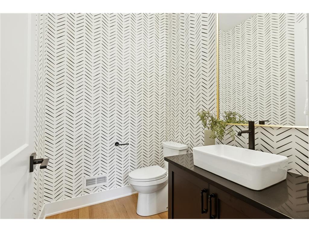 5805 Kellogg Avenue Edina MN 55424 7002749 image3