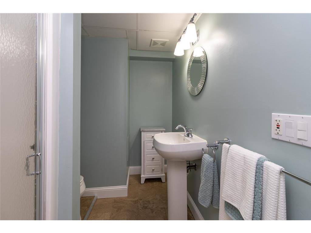 5808 France Avenue S Edina MN 55410 7065853 image38
