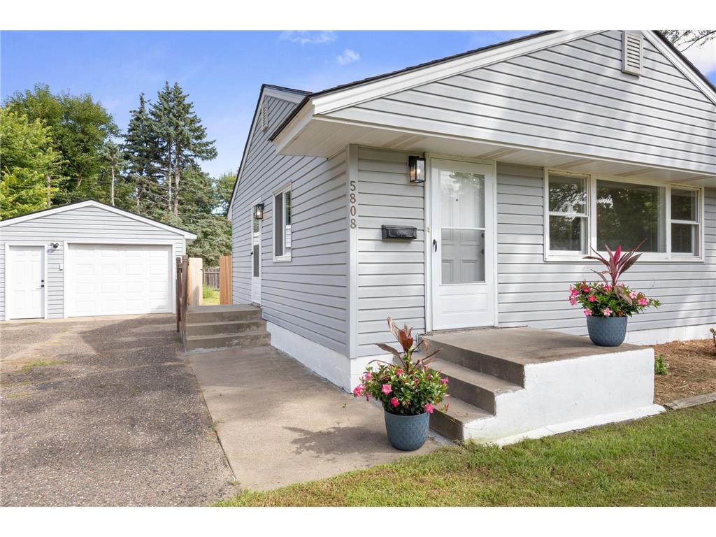 5808 Pearson Drive Brooklyn Center MN 55429 7025623 image2