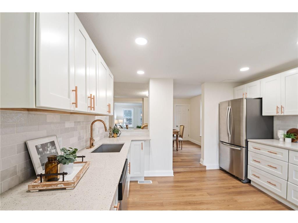 581 Charles Avenue Saint Paul MN 55103 6633736 image1