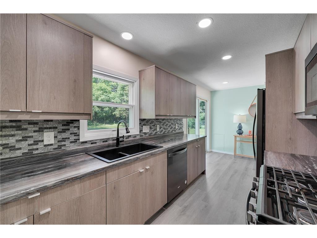 5810 Oldfield Avenue N Oak Park Heights MN 55082 7074941 image10