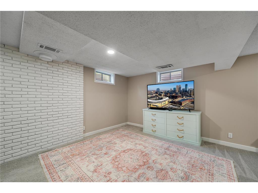 5810 Oldfield Avenue N Oak Park Heights MN 55082 7074941 image33