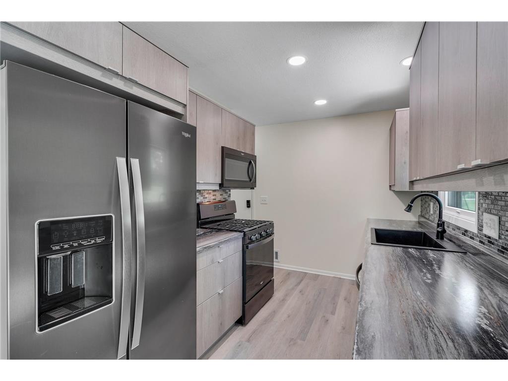 5810 Oldfield Avenue N Oak Park Heights MN 55082 7074941 image8