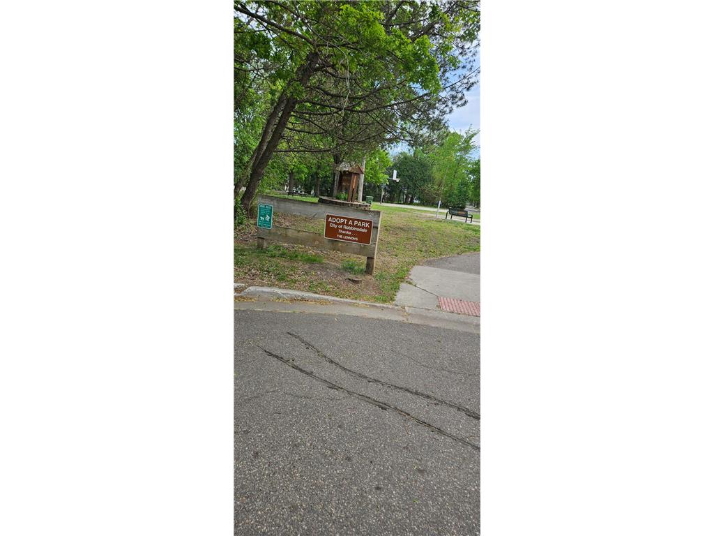 5815 42nd Avenue N Robbinsdale MN 55422 7075362 image2
