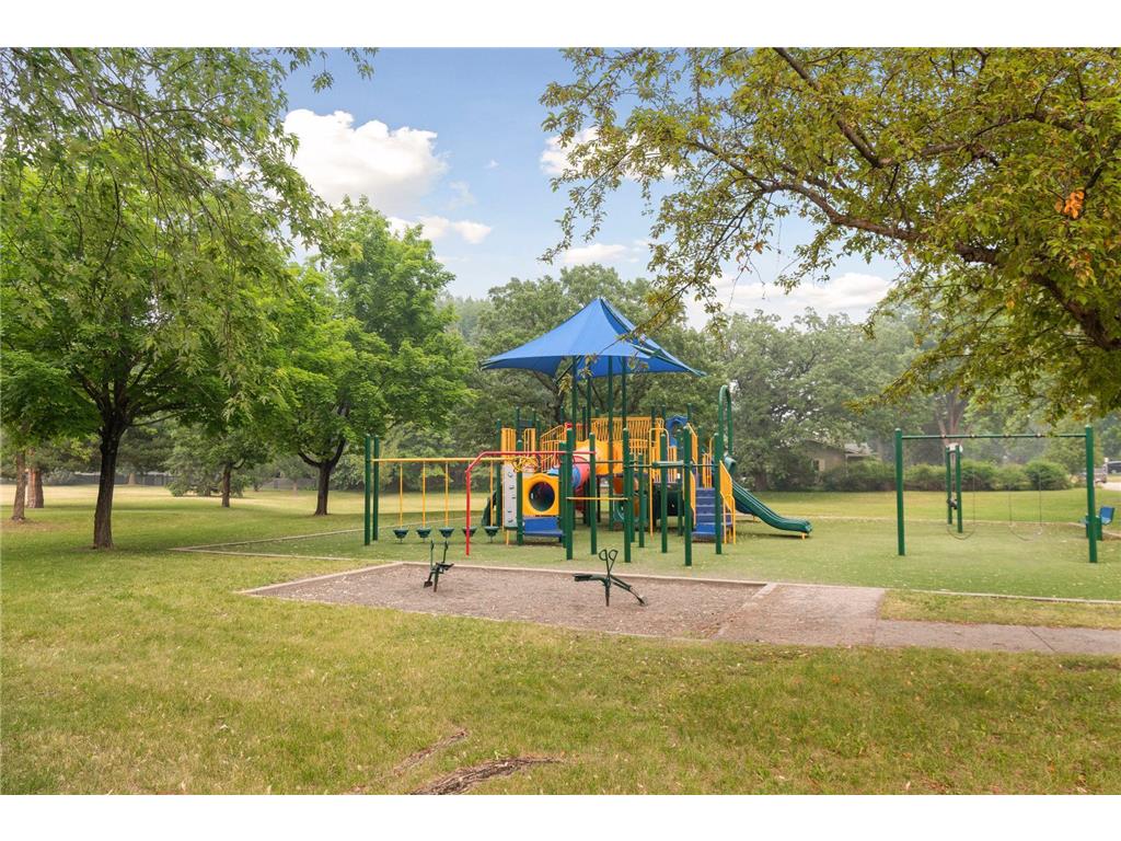5817 McGuire Road Edina MN 55439 6440643 image1