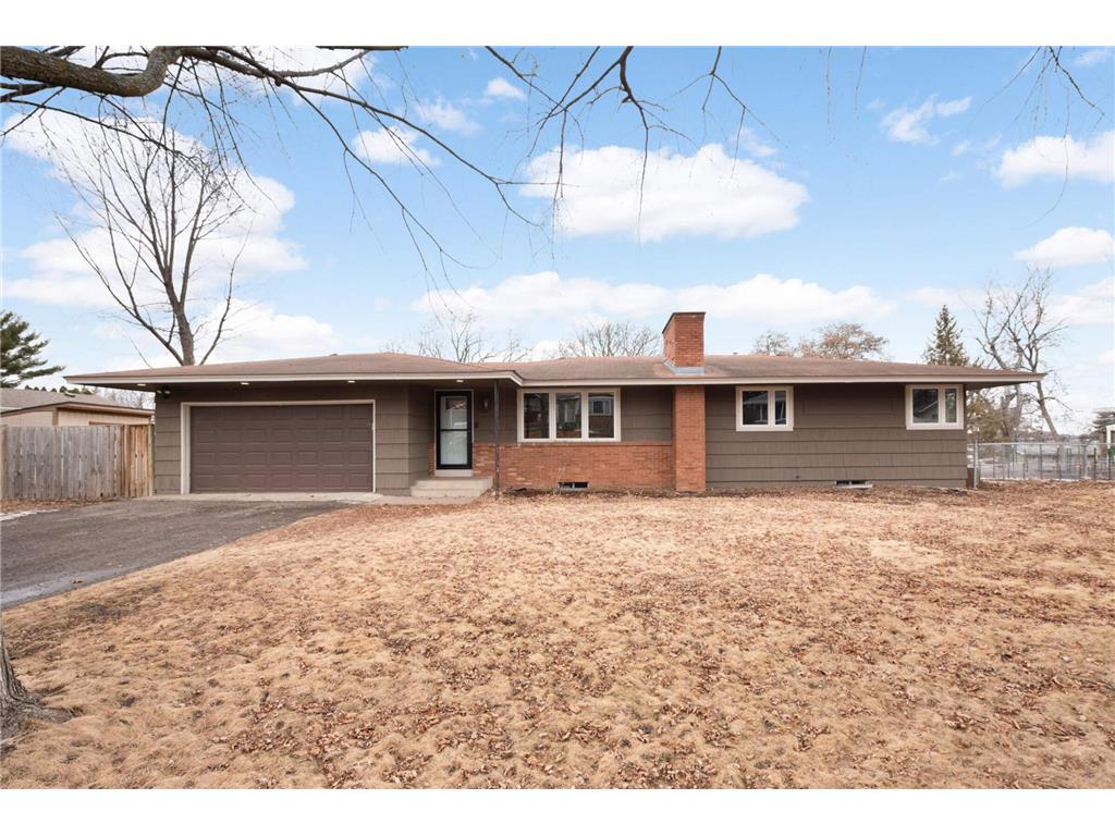 5818 Hackmann Avenue NE Fridley MN 55432 - East Moore 6644989 image1