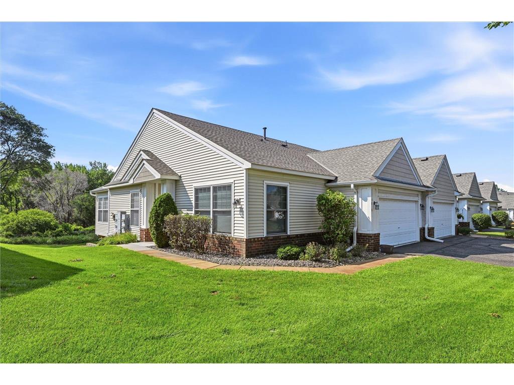 5818 Prairie Ridge Drive Shoreview MN 55126 7047378 image1