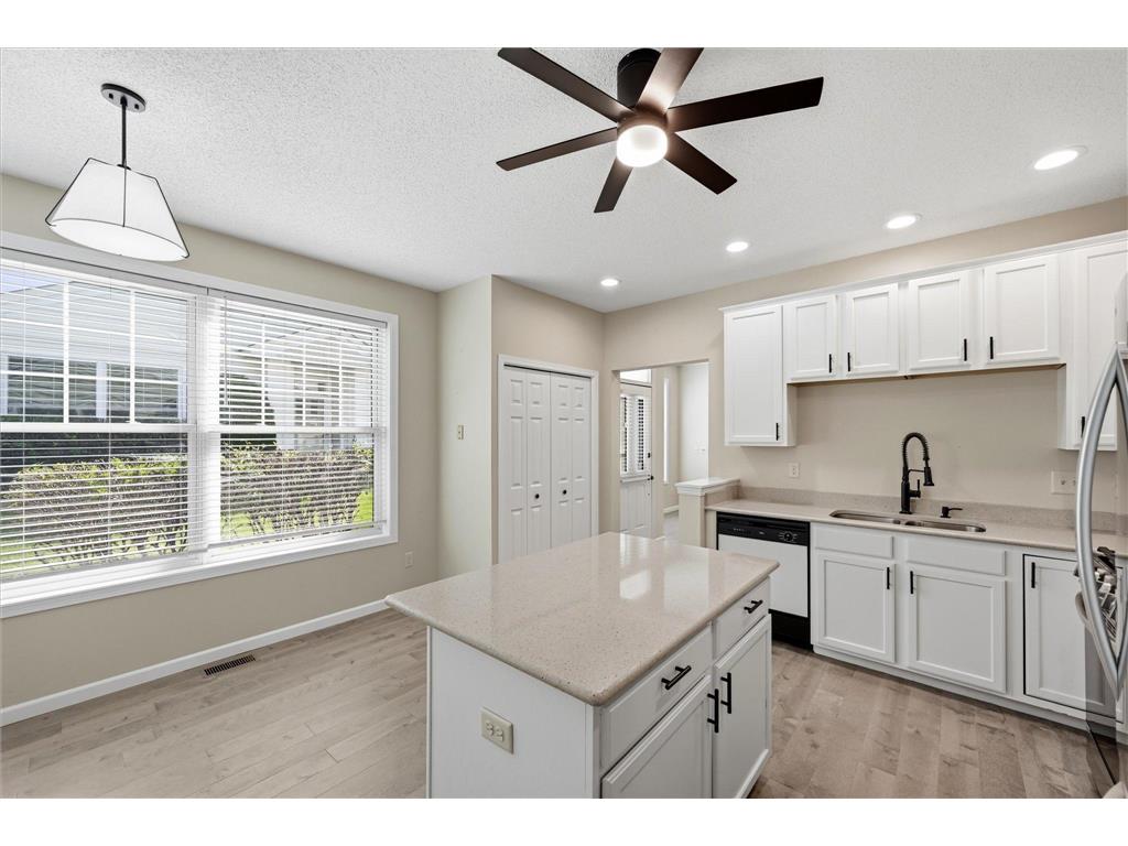 5818 Prairie Ridge Drive Shoreview MN 55126 7047378 image22