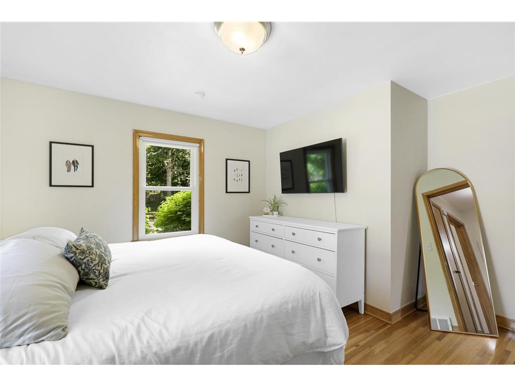 582 36 1/2 Avenue NE Minneapolis MN 55418 7075430 image7