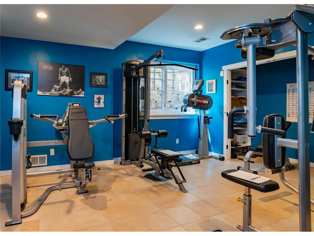 582 Summit Avenue Saint Paul MN 55102 6751138 image48