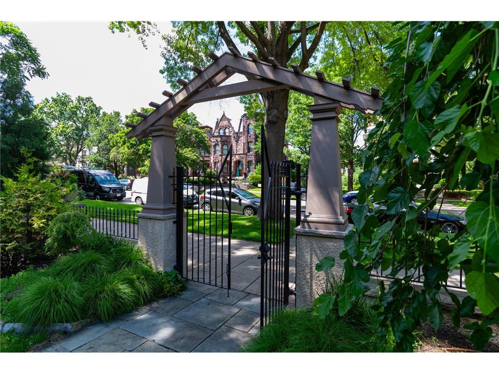 582 Summit Avenue Saint Paul MN 55102 7080942 image7