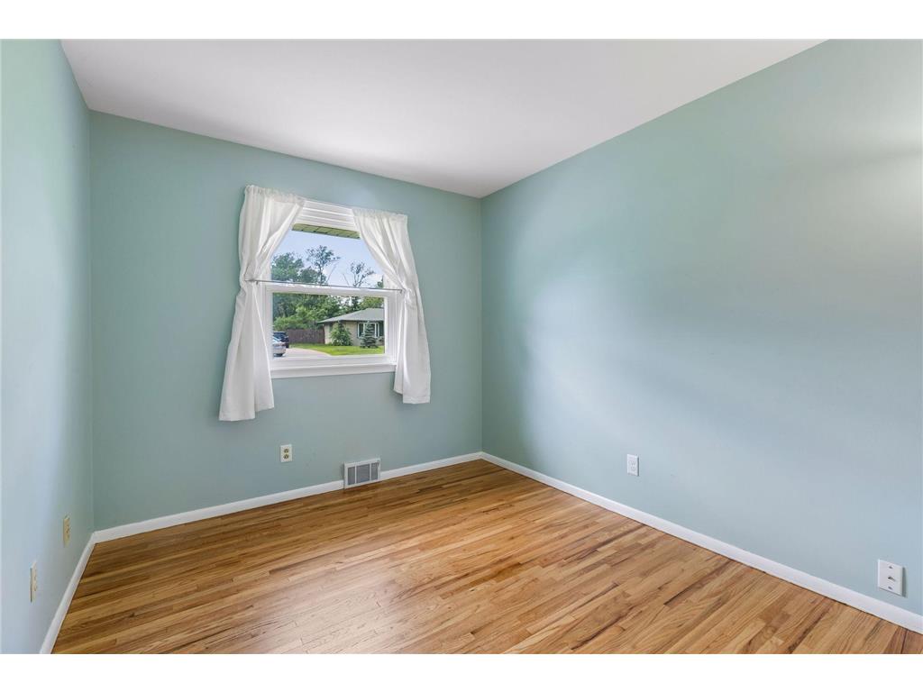 5821 5th Street NE Fridley MN 55432 7102804 image12