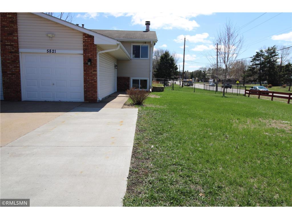 5821 84 1/2 Avenue N Brooklyn Park MN 55443 7058021 image5