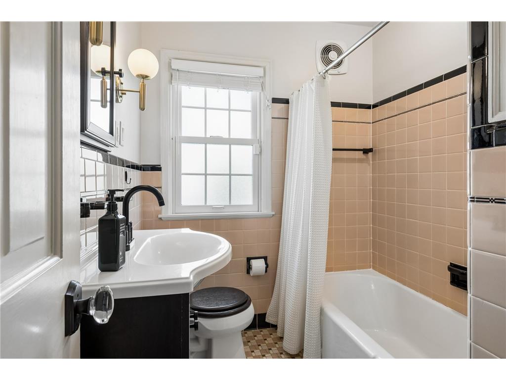 5821 Colfax Avenue S Minneapolis MN 55419 7069843 image34