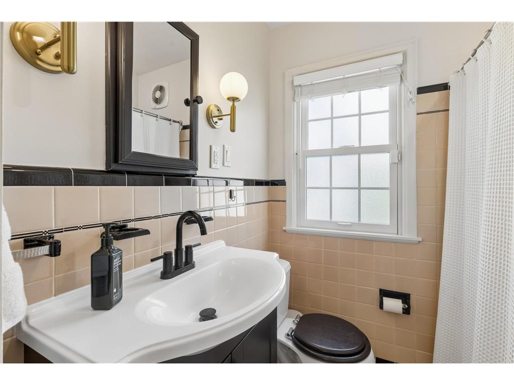 5821 Colfax Avenue S Minneapolis MN 55419 7069843 image35